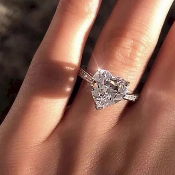 Delicate White Sapphire 925 Silver Love Heart Ring - Picture 5 of 5